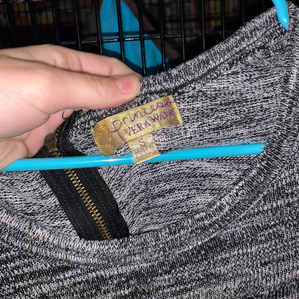 Vera wang size s long shirt